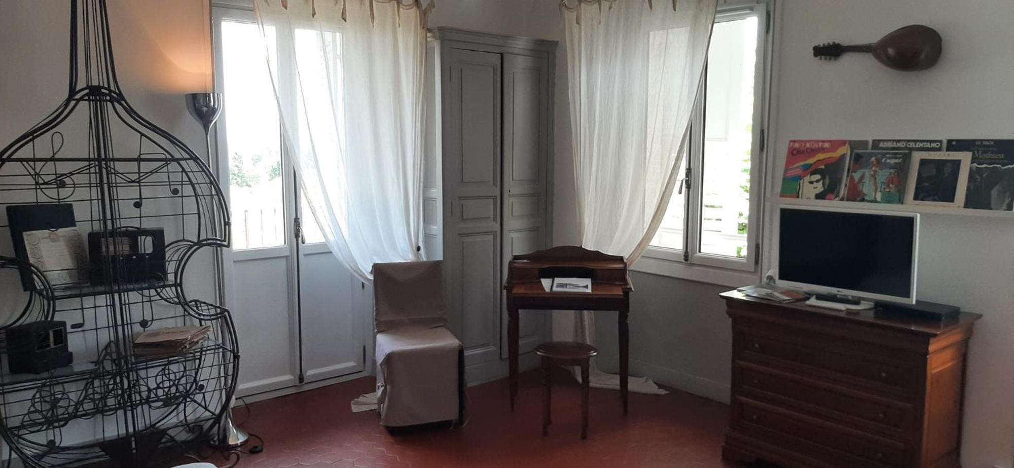 Bed And Breakfast La Grande Lauzade Le Luc Esterno foto
